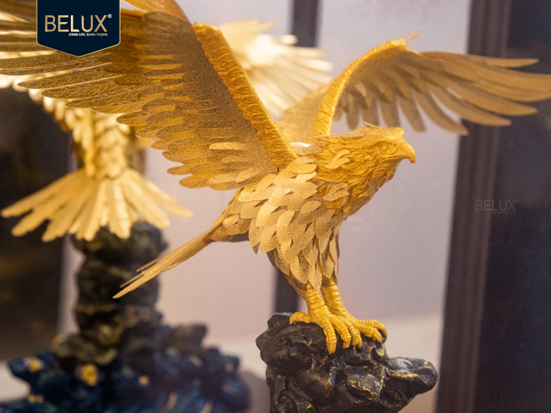 Tượng Đại Bàng tung cánh dát vàng 24k 36x28x17cm